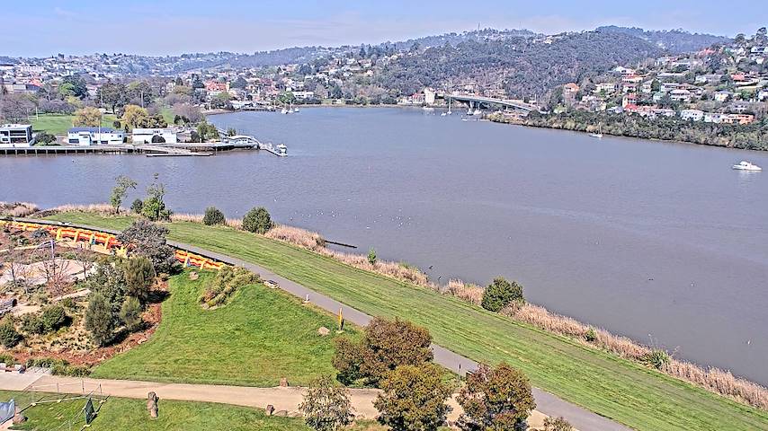 Live camera feed from Tamar Estuary in Launceston, Tasmania