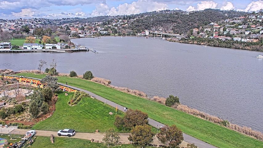 Live camera feed from Tamar Estuary in Launceston, Tasmania