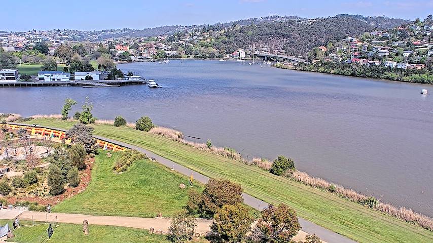 Live camera feed from Tamar Estuary in Launceston, Tasmania