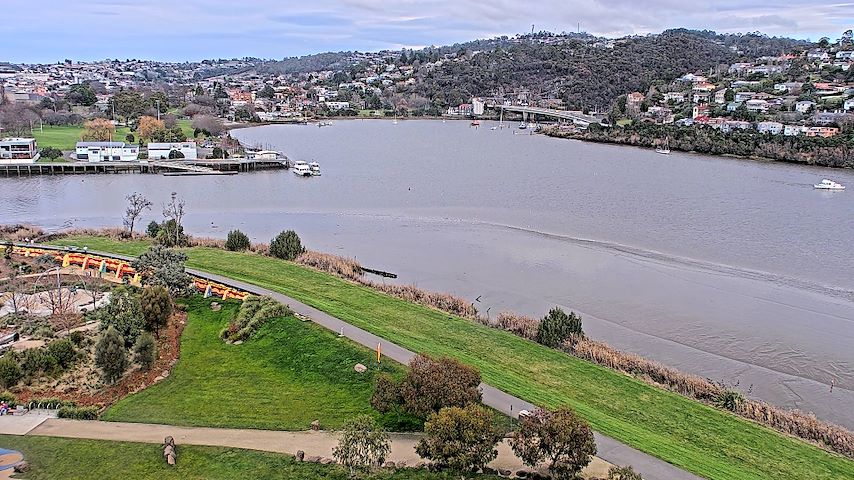 Live camera feed from Tamar Estuary in Launceston, Tasmania