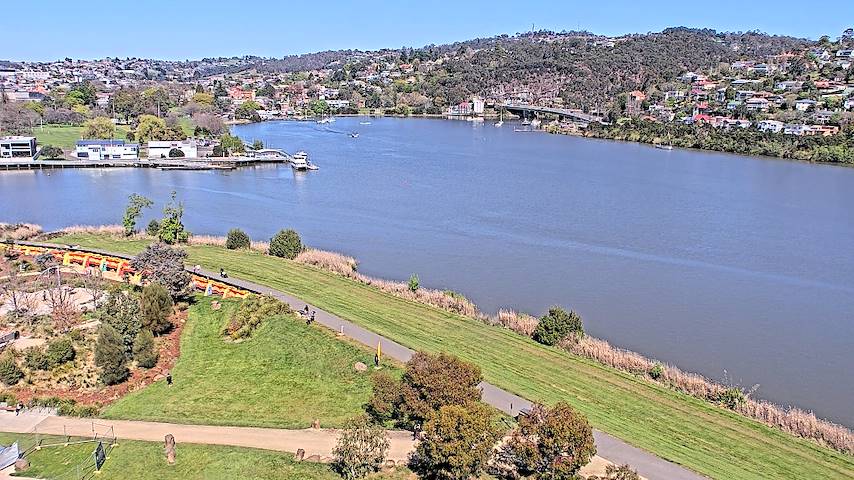 Live camera feed from Tamar Estuary in Launceston, Tasmania