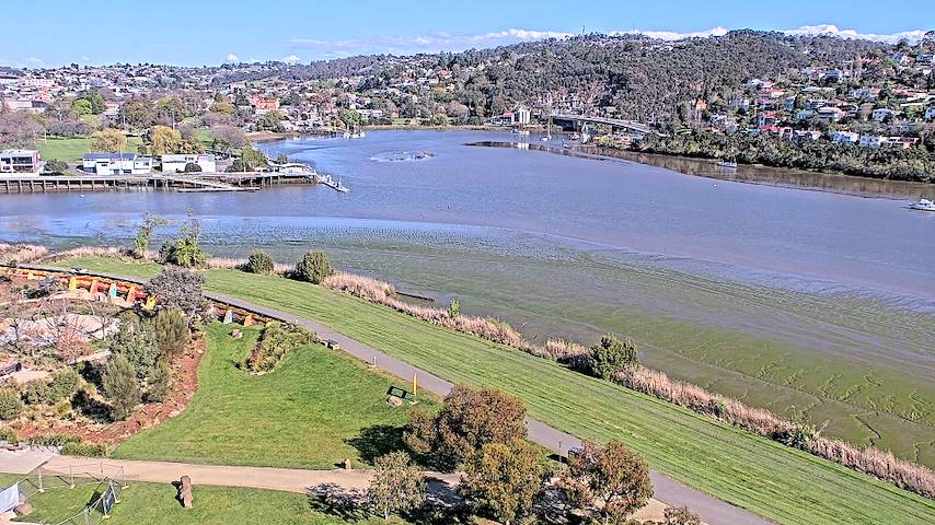 Live camera feed from Tamar Estuary in Launceston, Tasmania