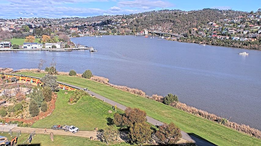 Live camera feed from Tamar Estuary in Launceston, Tasmania
