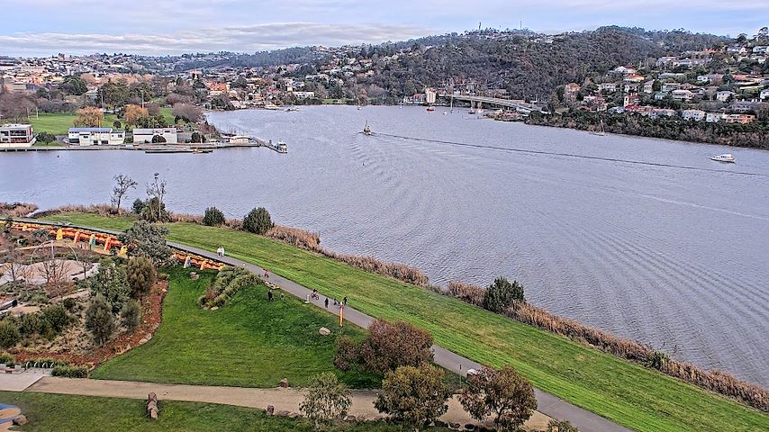 Live camera feed from Tamar Estuary in Launceston, Tasmania