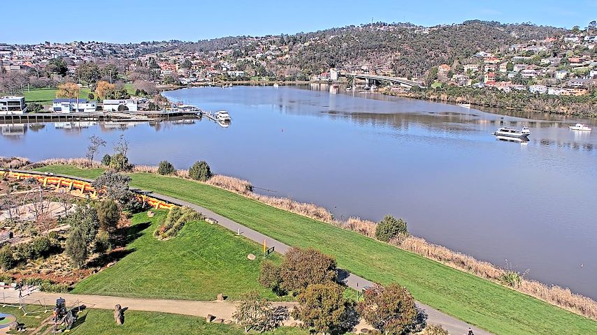 Live camera feed from Tamar Estuary in Launceston, Tasmania