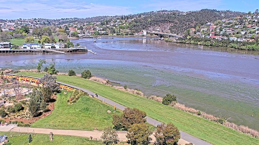 Live camera feed from Tamar Estuary in Launceston, Tasmania
