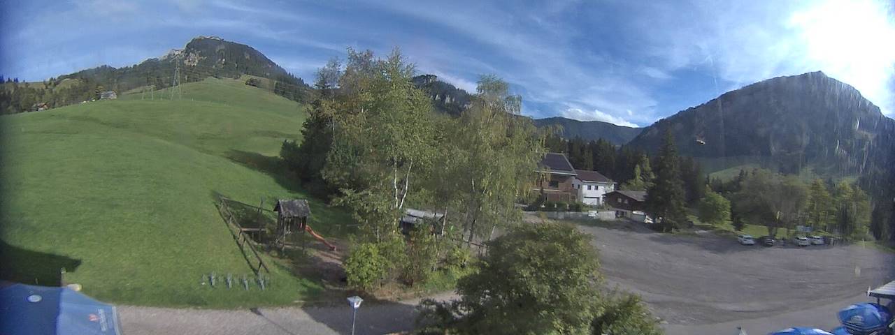 Live camera feed from Bergrestaurant Gfellen, Finsterwald in Finsterwald