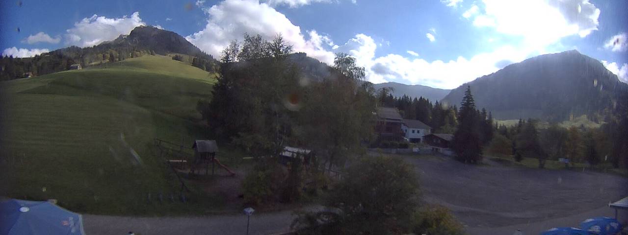 Live camera feed from Bergrestaurant Gfellen, Finsterwald in Finsterwald