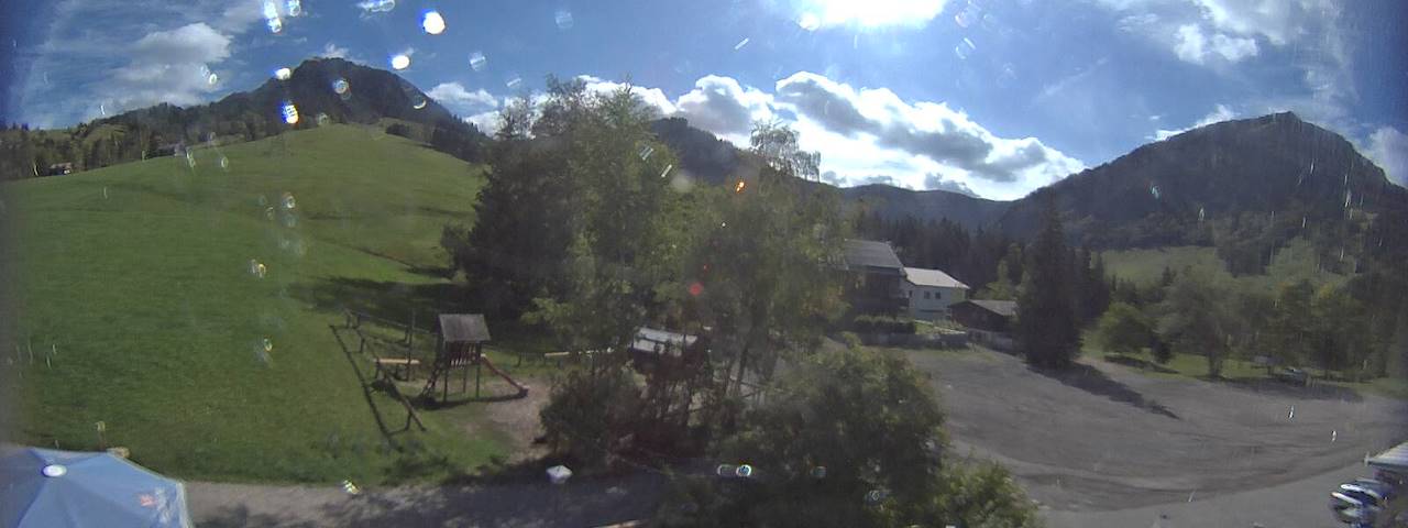 Live camera feed from Bergrestaurant Gfellen, Finsterwald in Finsterwald