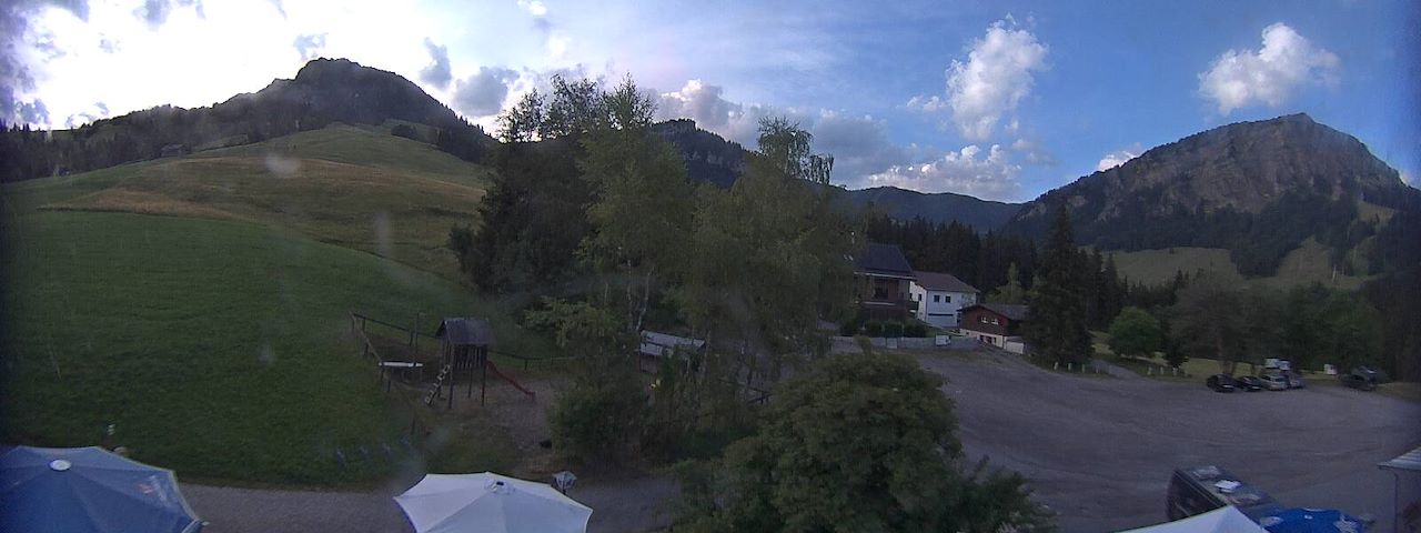 Live camera feed from Bergrestaurant Gfellen, Finsterwald in Finsterwald