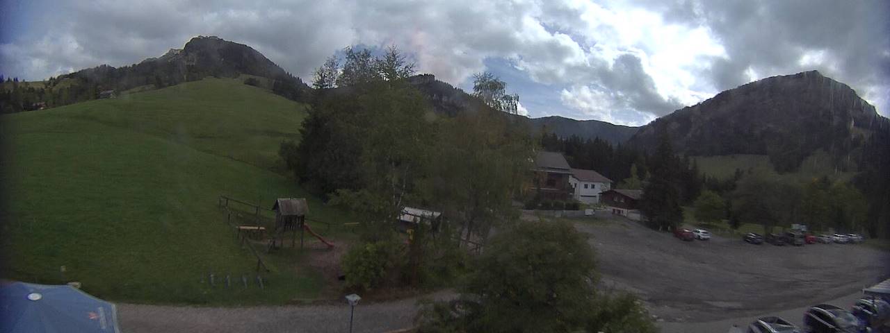 Live camera feed from Bergrestaurant Gfellen, Finsterwald in Finsterwald