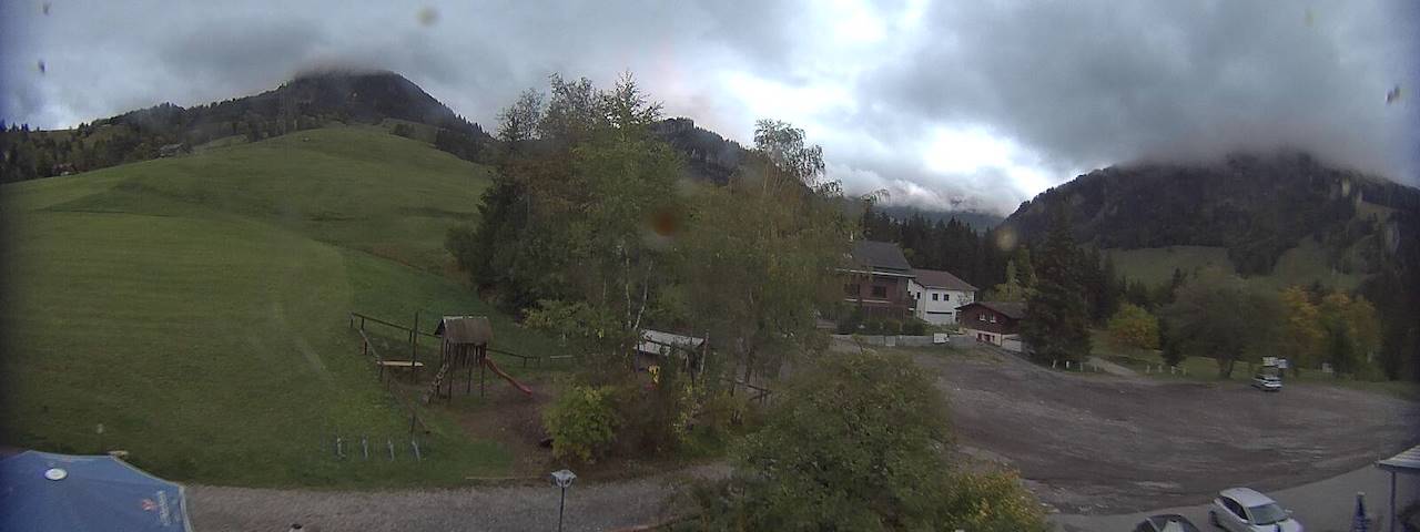 Live camera feed from Bergrestaurant Gfellen, Finsterwald in Finsterwald