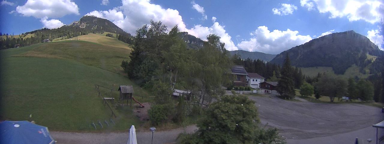 Live camera feed from Bergrestaurant Gfellen, Finsterwald in Finsterwald