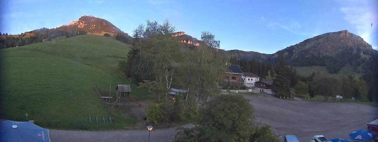 Live camera feed from Bergrestaurant Gfellen, Finsterwald in Finsterwald