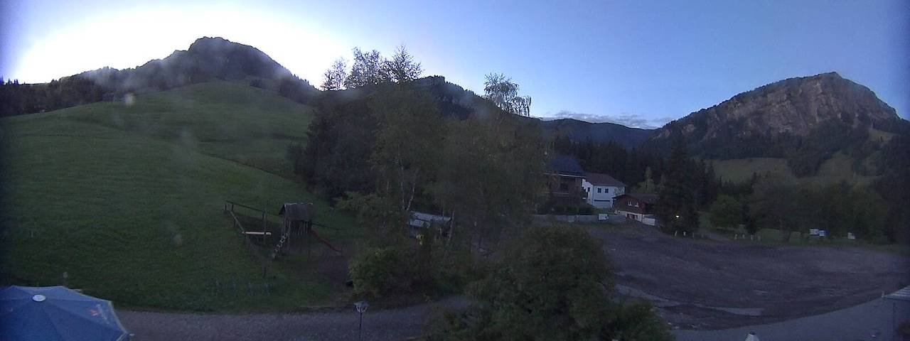 Live camera feed from Bergrestaurant Gfellen, Finsterwald in Finsterwald
