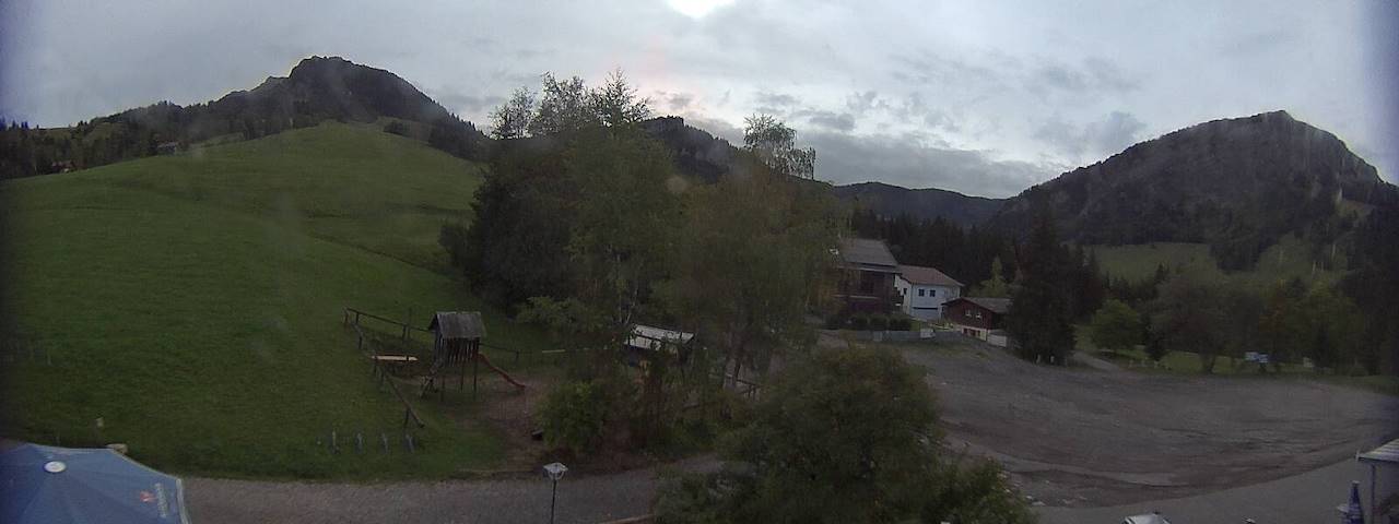 Live camera feed from Bergrestaurant Gfellen, Finsterwald in Finsterwald