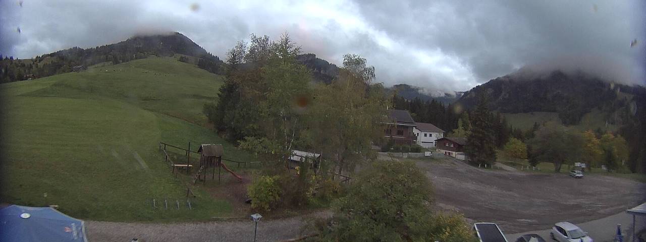 Live camera feed from Bergrestaurant Gfellen, Finsterwald in Finsterwald