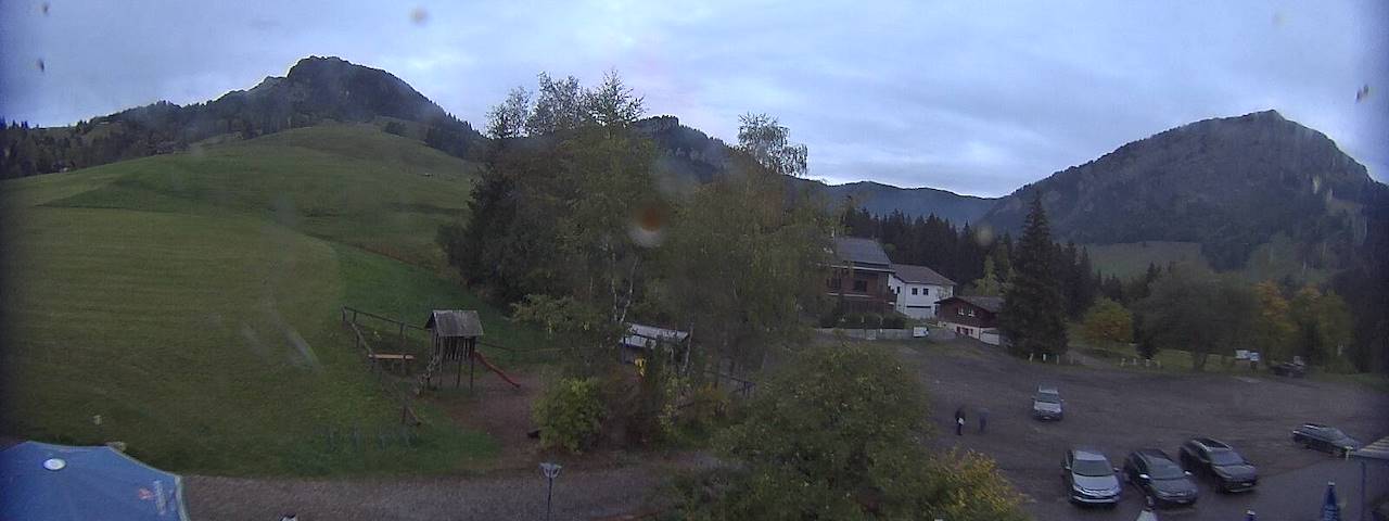Live camera feed from Bergrestaurant Gfellen, Finsterwald in Finsterwald