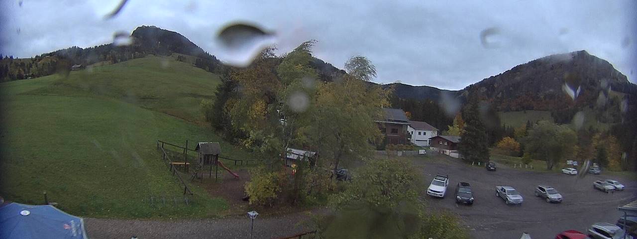 Live camera feed from Bergrestaurant Gfellen, Finsterwald in Finsterwald