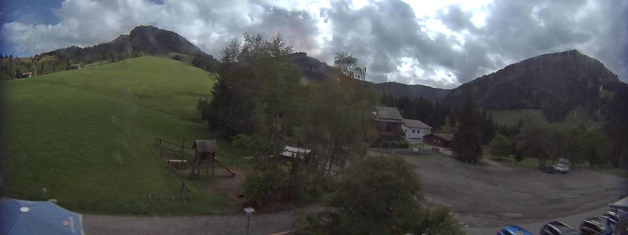 Live camera feed from Bergrestaurant Gfellen, Finsterwald in Finsterwald