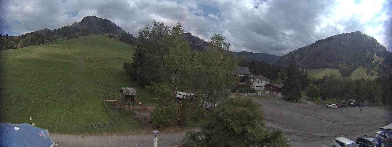 Live camera feed from Bergrestaurant Gfellen, Finsterwald in Finsterwald