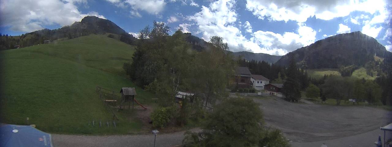 Live camera feed from Bergrestaurant Gfellen, Finsterwald in Finsterwald