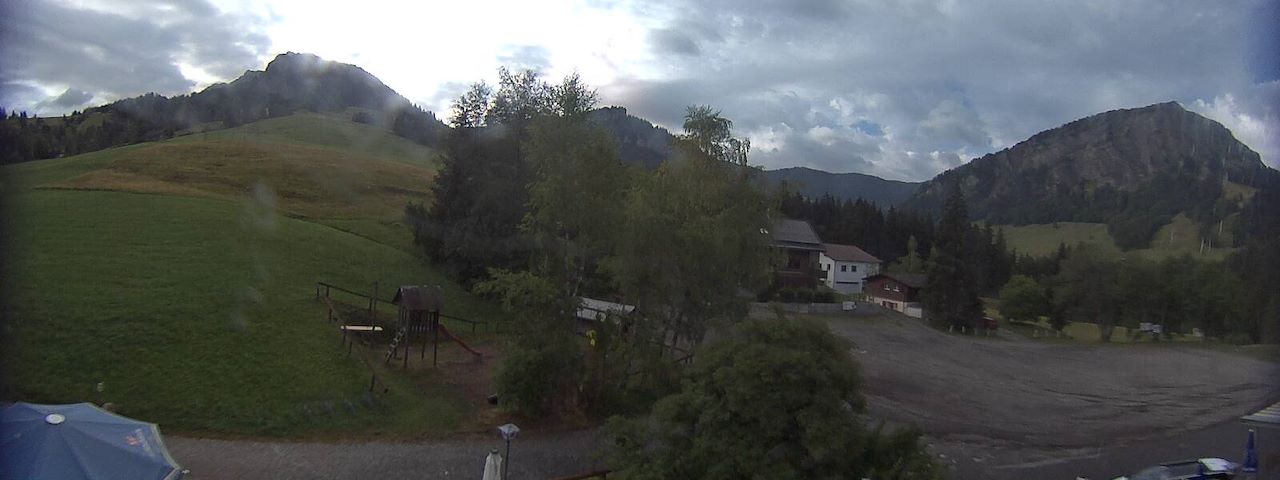 Live camera feed from Bergrestaurant Gfellen, Finsterwald in Finsterwald