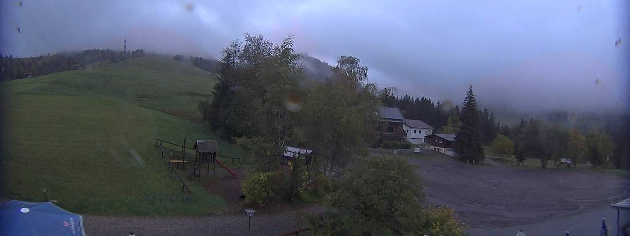 Live camera feed from Bergrestaurant Gfellen, Finsterwald in Finsterwald