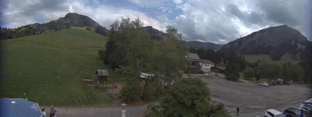 Live camera feed from Bergrestaurant Gfellen, Finsterwald in Finsterwald