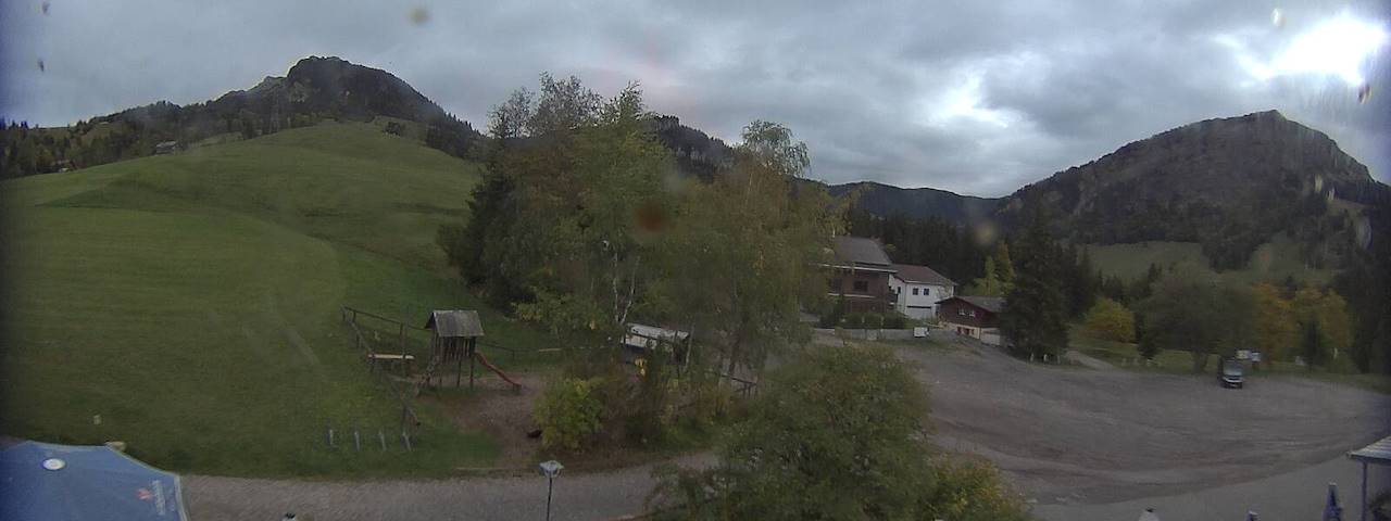 Live camera feed from Bergrestaurant Gfellen, Finsterwald in Finsterwald