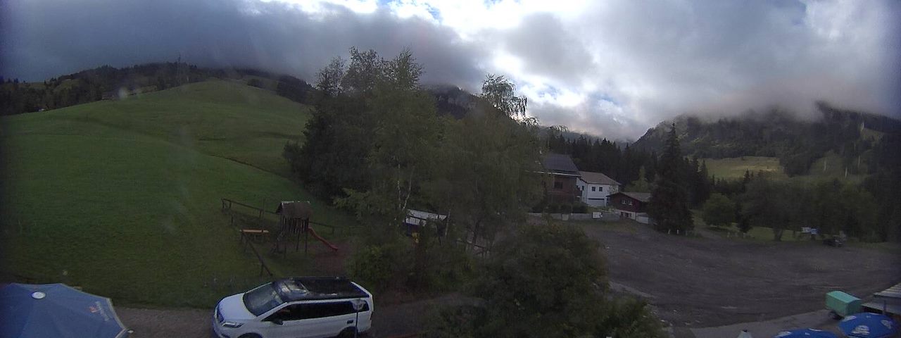 Live camera feed from Bergrestaurant Gfellen, Finsterwald in Finsterwald