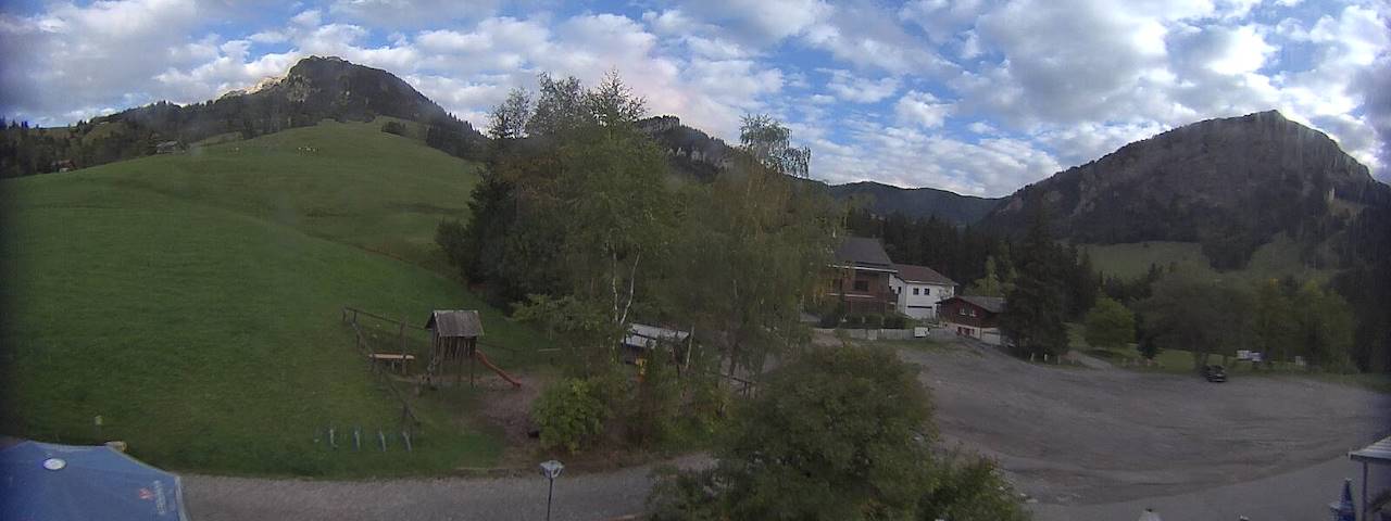 Live camera feed from Bergrestaurant Gfellen, Finsterwald in Finsterwald