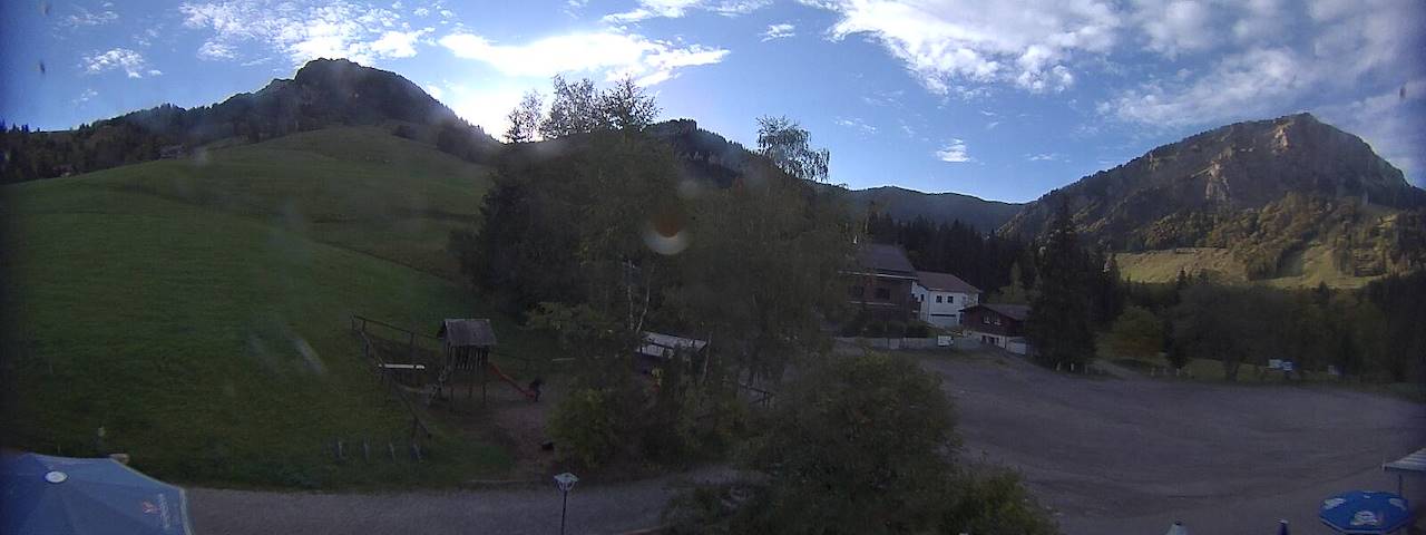 Live camera feed from Bergrestaurant Gfellen, Finsterwald in Finsterwald