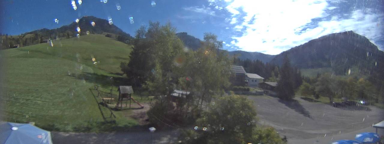 Live camera feed from Bergrestaurant Gfellen, Finsterwald in Finsterwald
