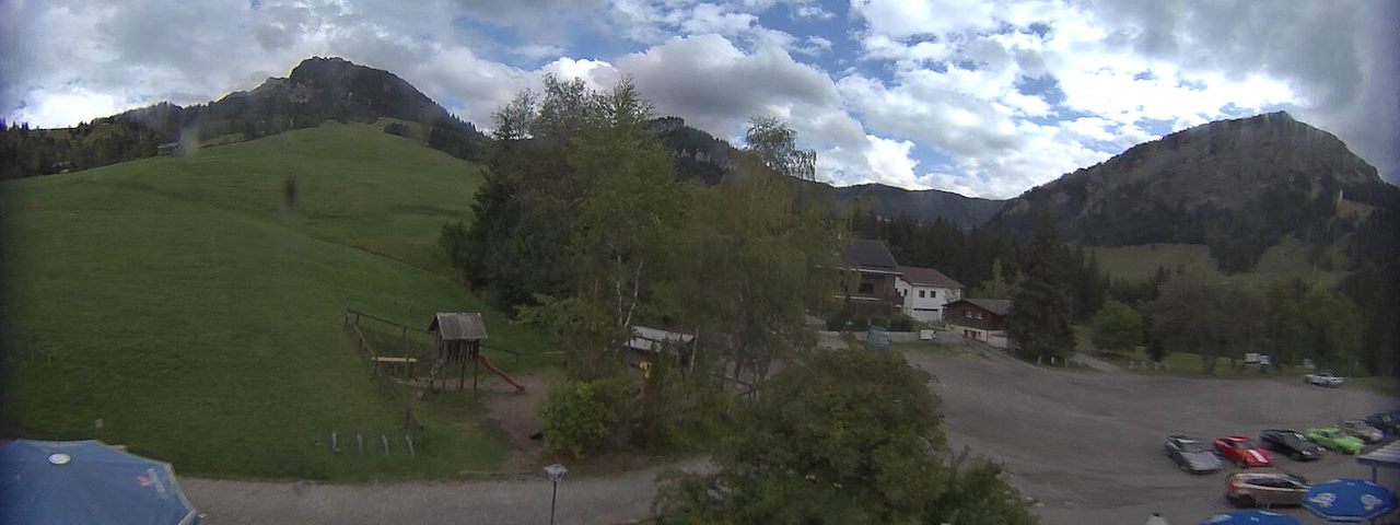 Live camera feed from Bergrestaurant Gfellen, Finsterwald in Finsterwald