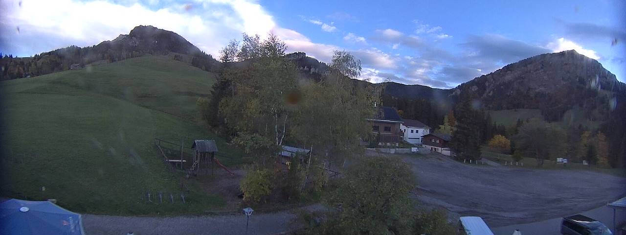Live camera feed from Bergrestaurant Gfellen, Finsterwald in Finsterwald