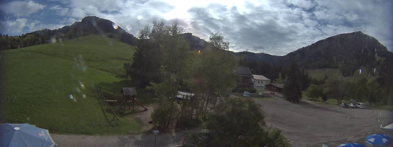 Live camera feed from Bergrestaurant Gfellen, Finsterwald in Finsterwald