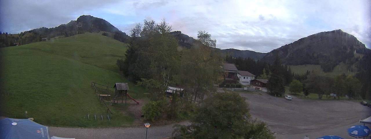 Live camera feed from Bergrestaurant Gfellen, Finsterwald in Finsterwald