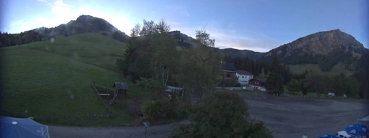Live camera feed from Bergrestaurant Gfellen, Finsterwald in Finsterwald