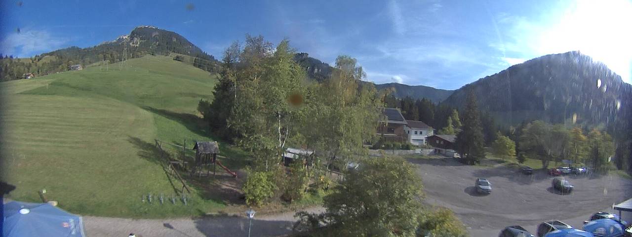Live camera feed from Bergrestaurant Gfellen, Finsterwald in Finsterwald