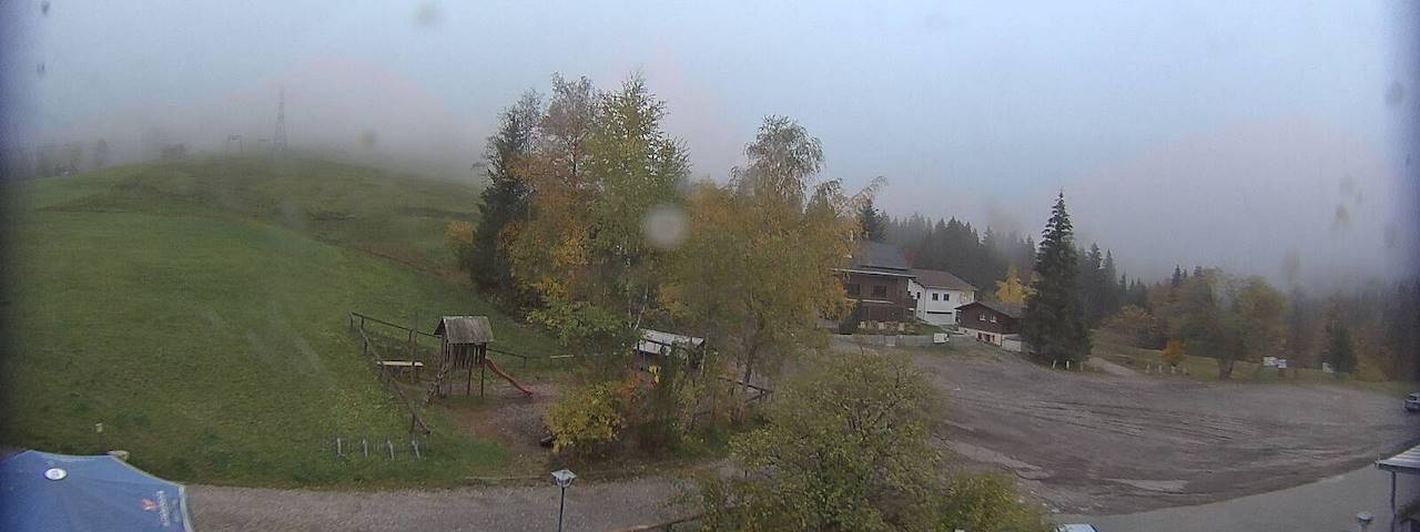 Live camera feed from Bergrestaurant Gfellen, Finsterwald in Finsterwald