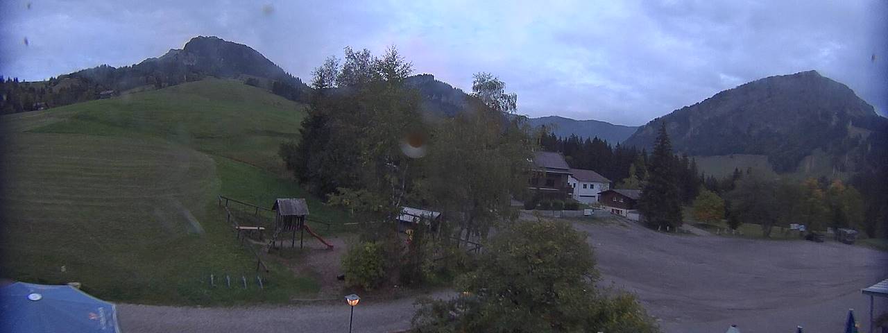 Live camera feed from Bergrestaurant Gfellen, Finsterwald in Finsterwald