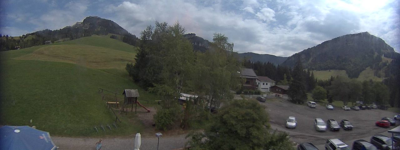 Live camera feed from Bergrestaurant Gfellen, Finsterwald in Finsterwald