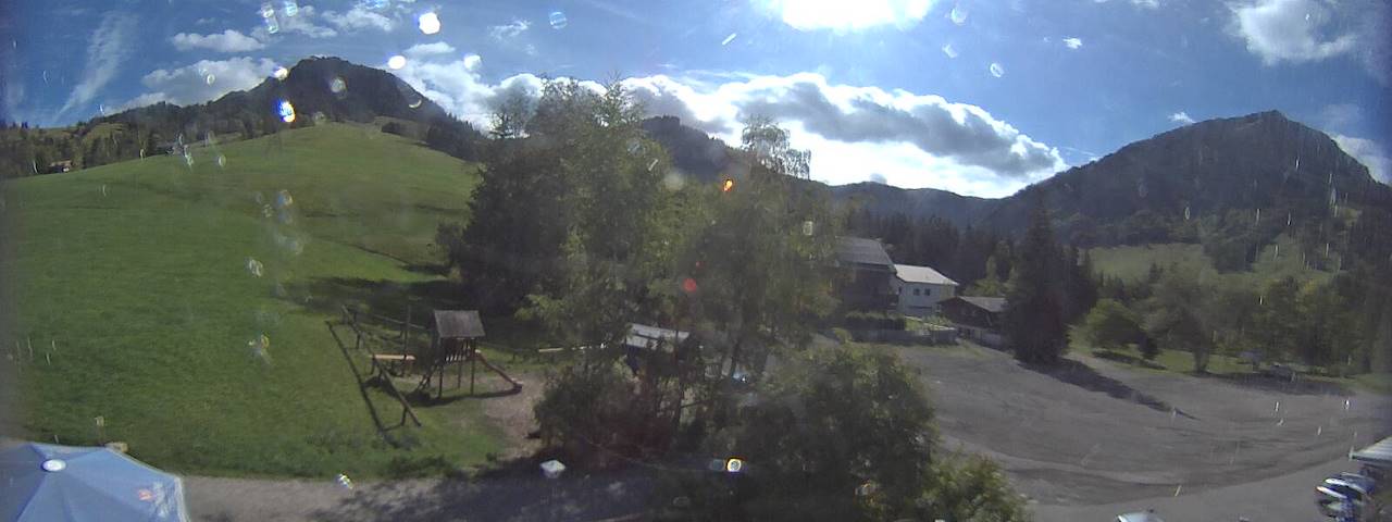 Live camera feed from Bergrestaurant Gfellen, Finsterwald in Finsterwald