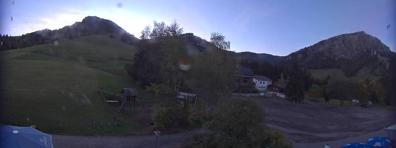Live camera feed from Bergrestaurant Gfellen, Finsterwald in Finsterwald