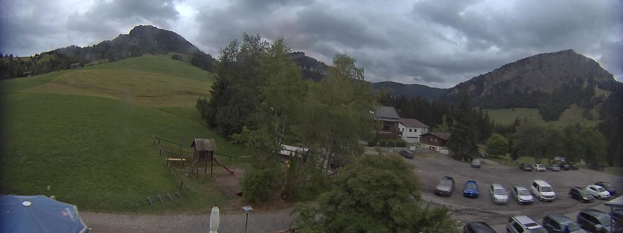 Live camera feed from Bergrestaurant Gfellen, Finsterwald in Finsterwald