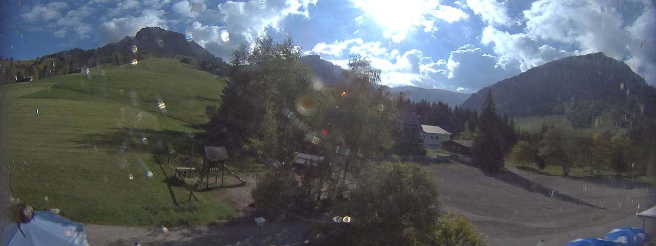 Live camera feed from Bergrestaurant Gfellen, Finsterwald in Finsterwald