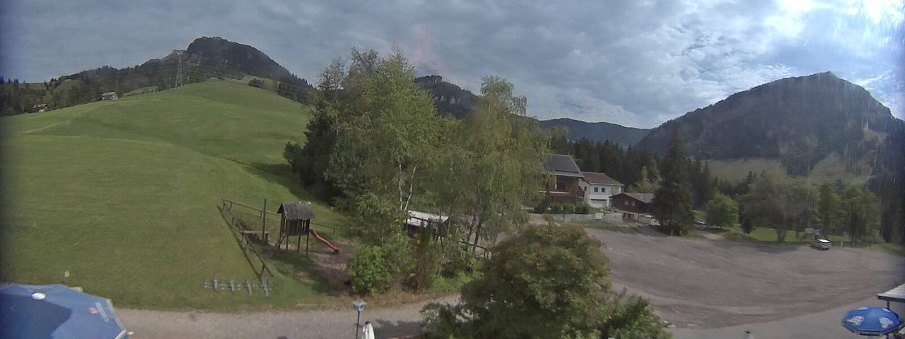 Live camera feed from Bergrestaurant Gfellen, Finsterwald in Finsterwald