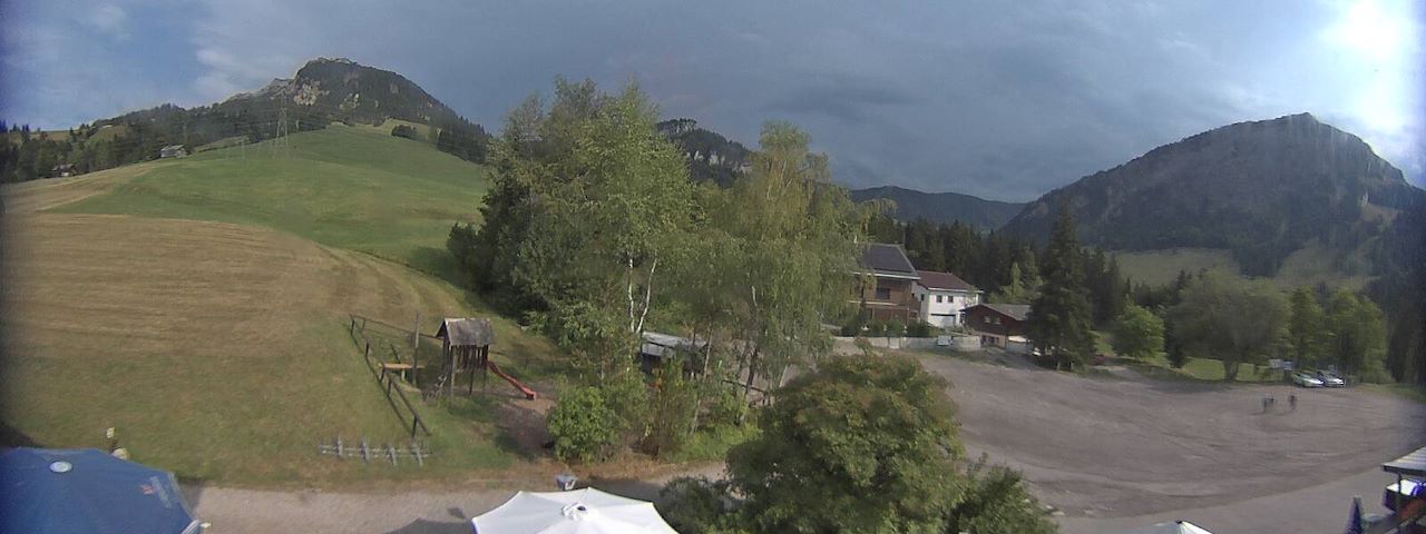 Live camera feed from Bergrestaurant Gfellen, Finsterwald in Finsterwald
