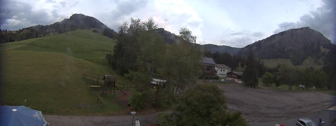 Live camera feed from Bergrestaurant Gfellen, Finsterwald in Finsterwald